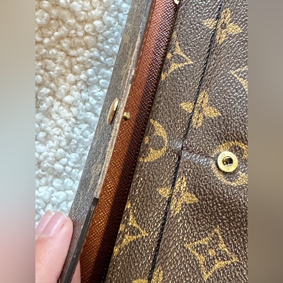 *Sold* Louis Vuitton Monogram Sarah Wallet - Picture 12 of 13